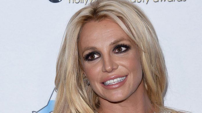 Britney-Spears Britney Spears reveló su tatuaje que los fanáticos "nunca ven"
