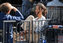 ¡Malia Obama Genera Rumores De Citas Con Un Hombre Misterioso! ¡Malia Obama Genera Rumores De Citas Con Un Hombre Misterioso!
