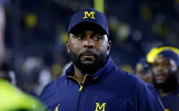 Sherrone Moore en el Ojo del Huracán: Despido, Investigación y Detención — Todo lo que Sabemos Hasta Ahora Sherrone Moore